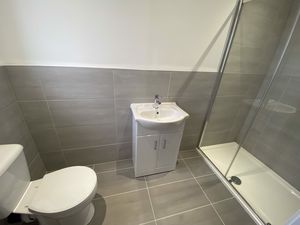 Ensuite- click for photo gallery